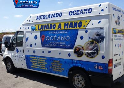 autolavado a mano en llano del camello