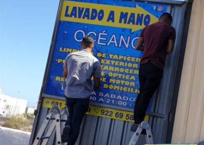 lavar coche a mano en las chafiras